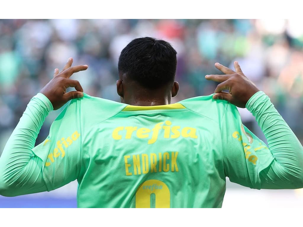 Retorno de Endrick traz concorrentes no ataque para o Palmeiras: nova disputa acirrada.