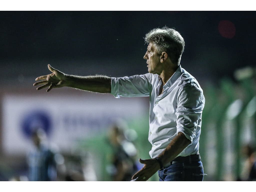 Grêmio anuncia reforço ofensivo com chegada de Diego Costa para próxima temporada.