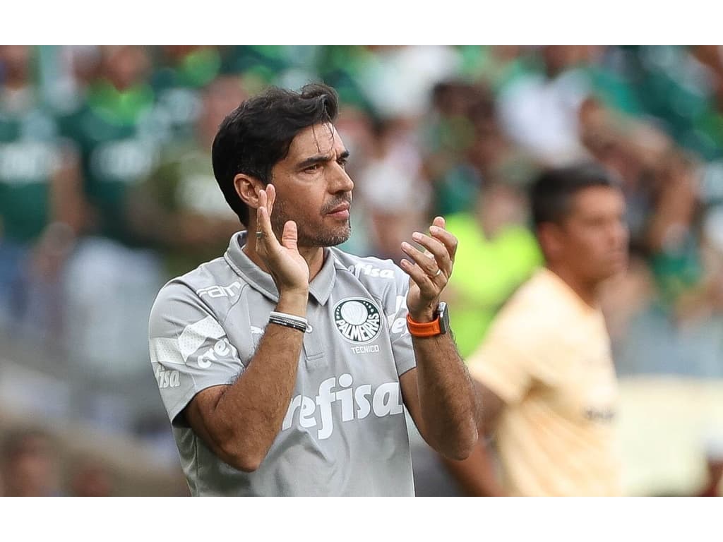 São Paulo conquista título importante, Palmeiras minimiza relevância da Supercopa.