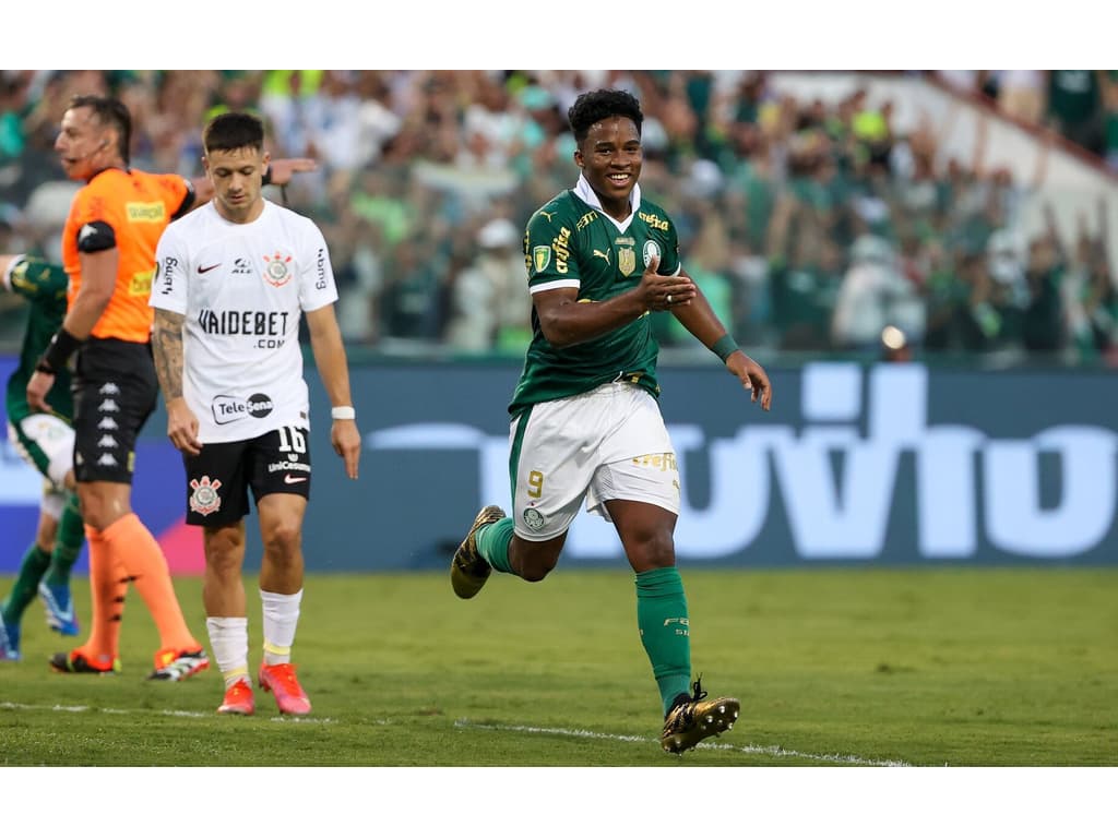 Palmeiras Empata com o Corinthians e Iguala Maior Série Invicta em Dérbi.