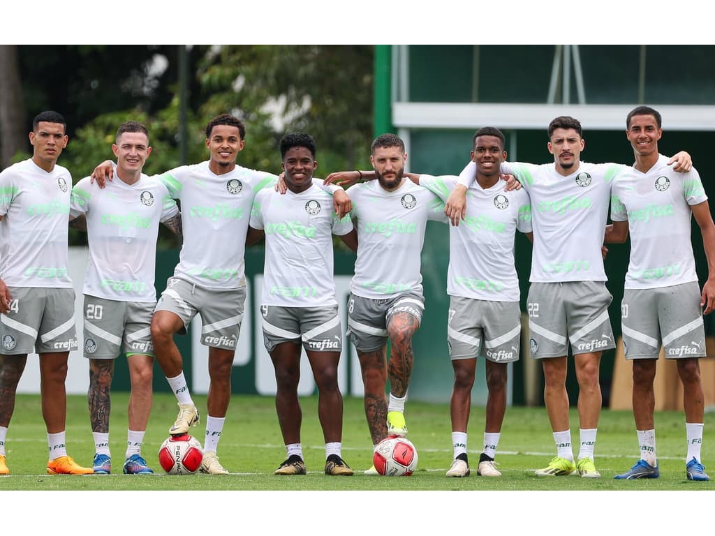 Palmeiras busca liderança geral enfrentando Portuguesa: treino intenso de Piquerez!