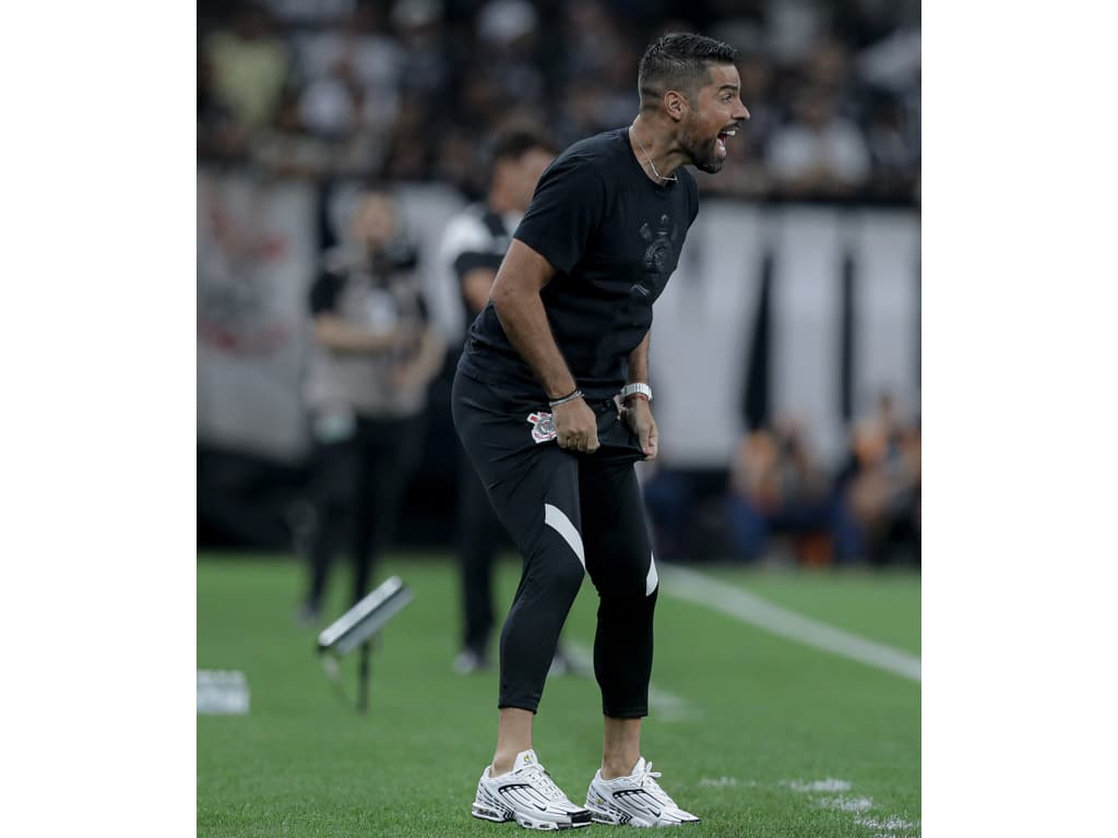 Antônio Oliveira segue confiante na possibilidade de classificação do Corinthians no Paulistão