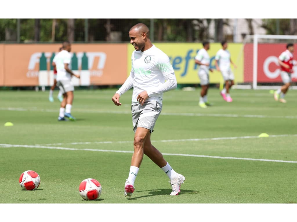 Palmeiras retorna importante titular e inicia semana de treinos visando próximos desafios.