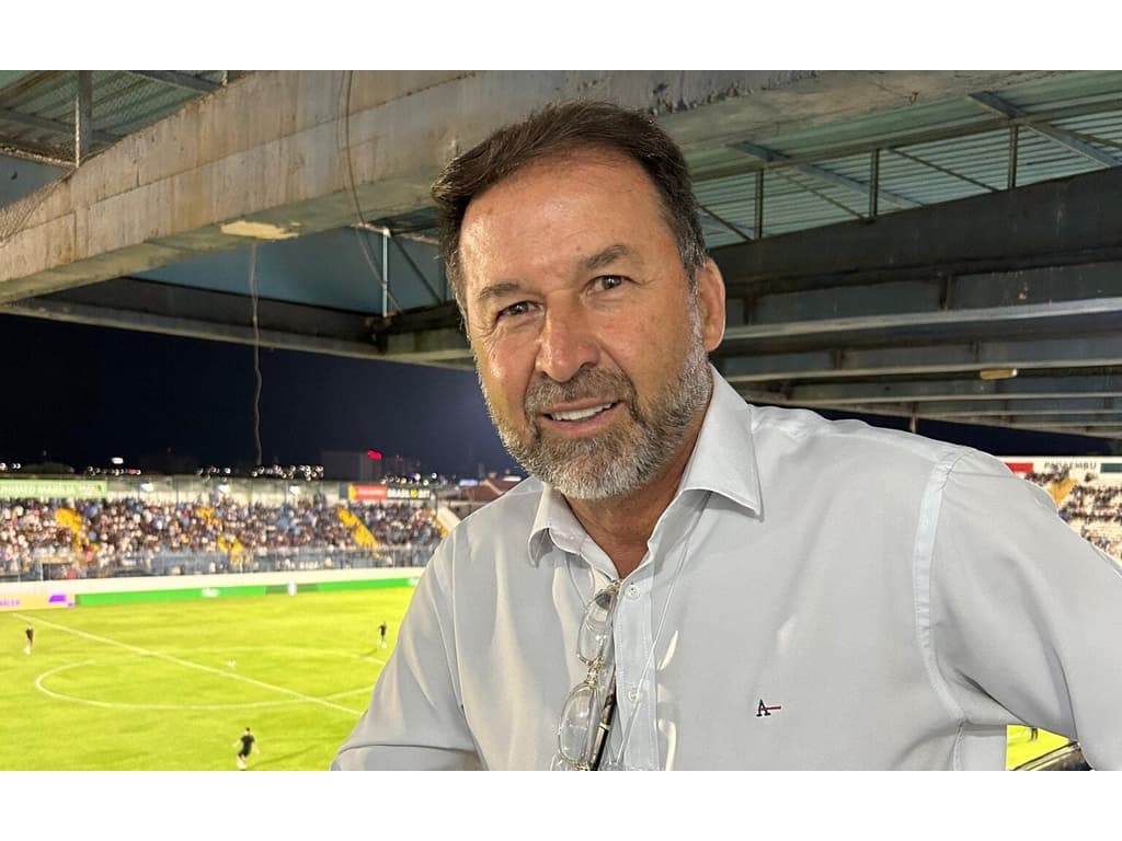 Presidente do Corinthians busca parceria com gigante europeu em reunião.