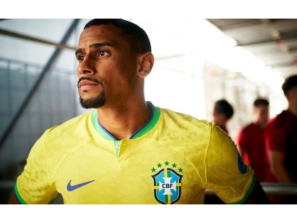 https://lncimg.lance.com.br/cdn-cgi/image/width=1024,height=768,quality=75,fit=pad/uploads/2024/02/Rodrigo-Selecao-Brasileira-de-Futebol-de-Areia-aspect-ratio-512-320.jpg