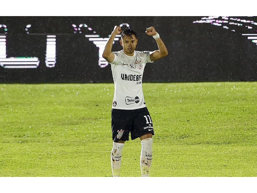 Internet se apaixona por Romero, jogador do Corinthians: 