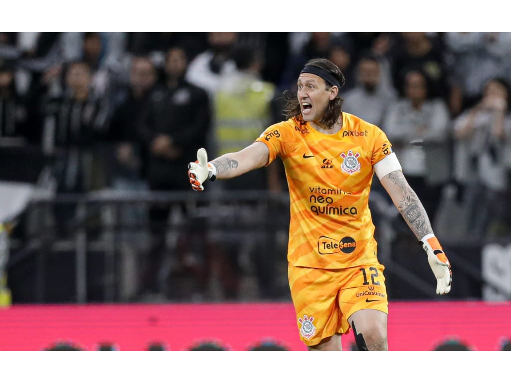 Análise crítica sobre Cássio no jogo Santos x Corinthians evidencia desespero do goleiro