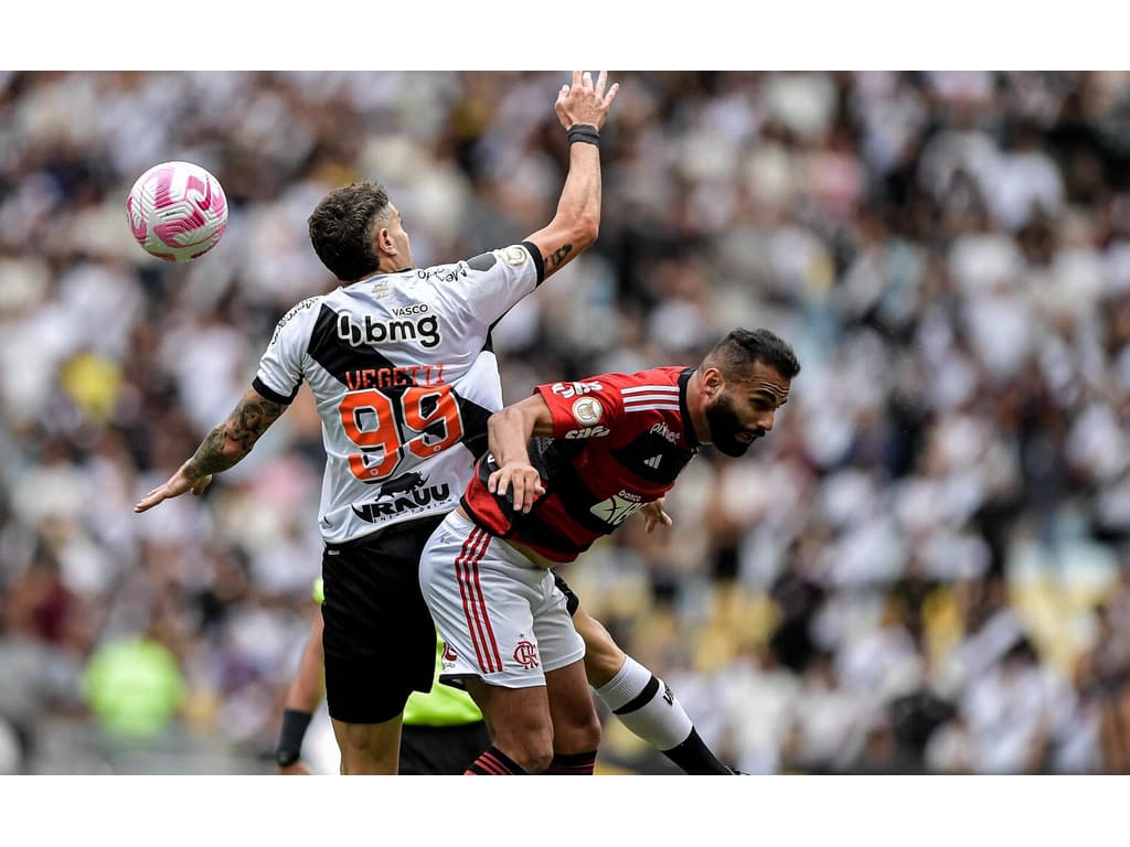 Briga entre torcedores de Vasco e Flamengo antecede clássico no Maracanã