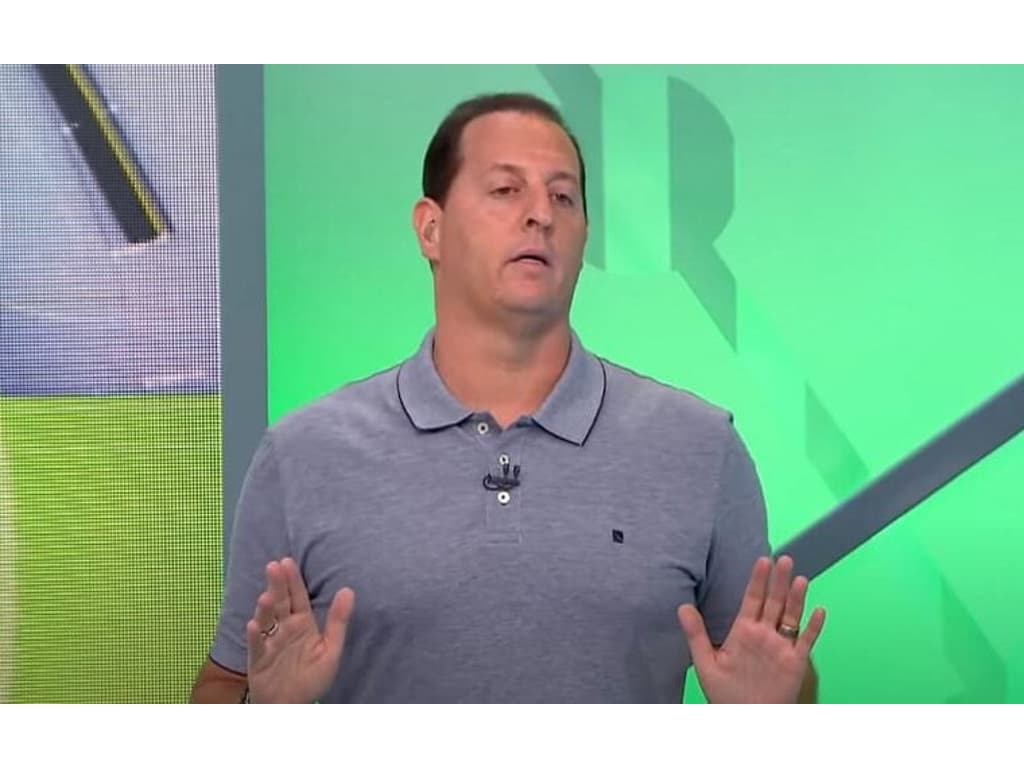 Críticas contundentes são direcionadas a jogadores do Corinthians em análise futebolística.