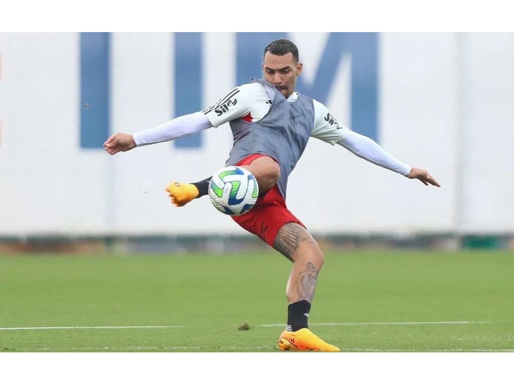 Corinthians e Flamengo firmam acordo e encaminham contratação de Matheuzinho.