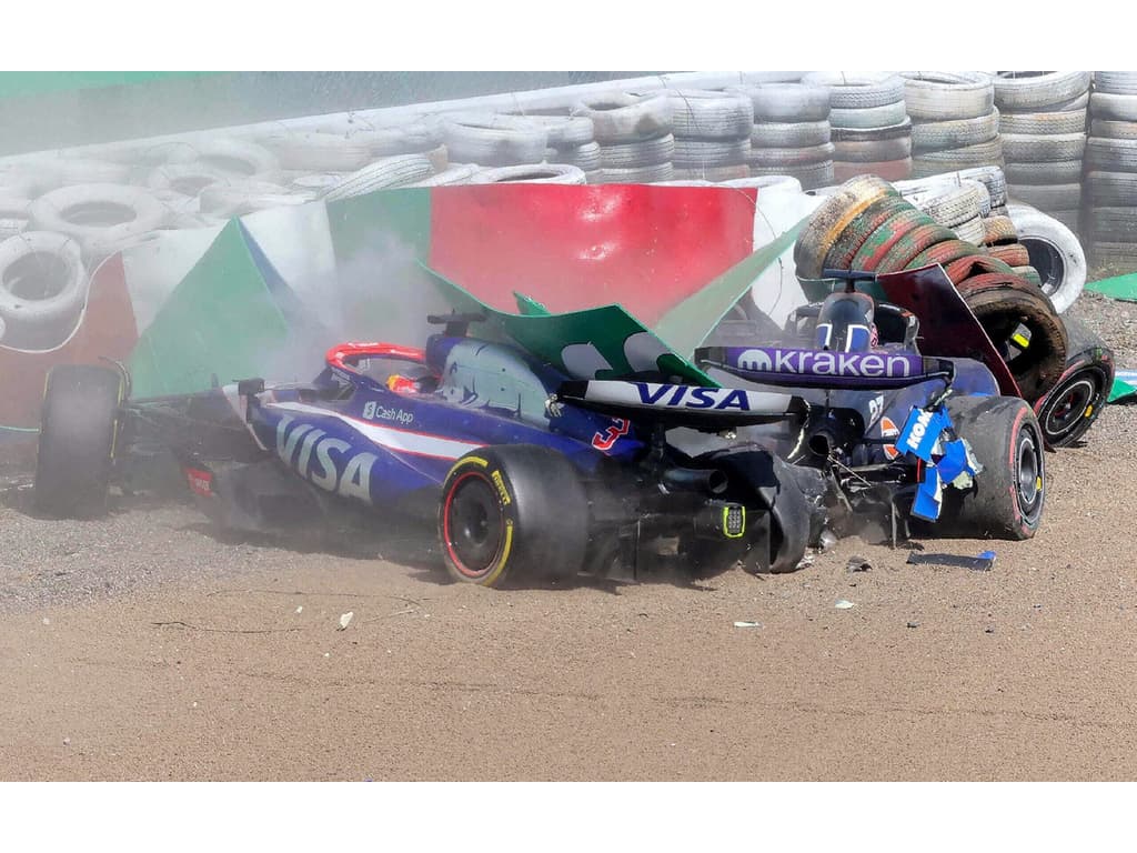 F1：リカルド、アルボンを「見ていなかった」と発言、日本のクラッシュを「孤立した瞬間」と呼ぶ