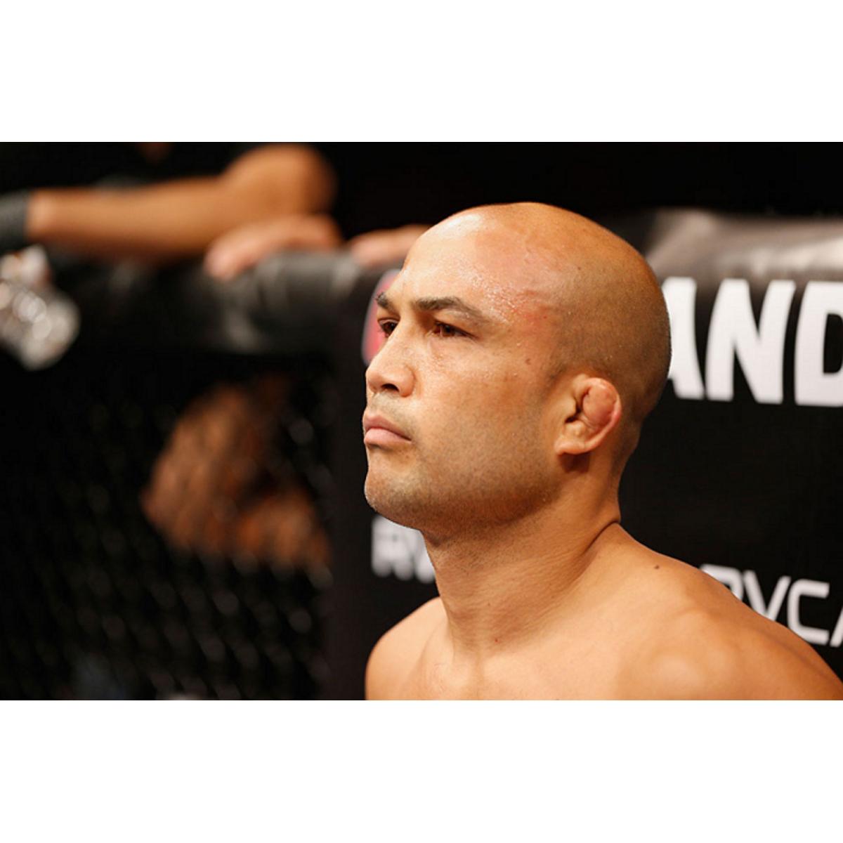 BJ Penn confessa uso proibido de soro, sai do UFC 199 e pega suspensão