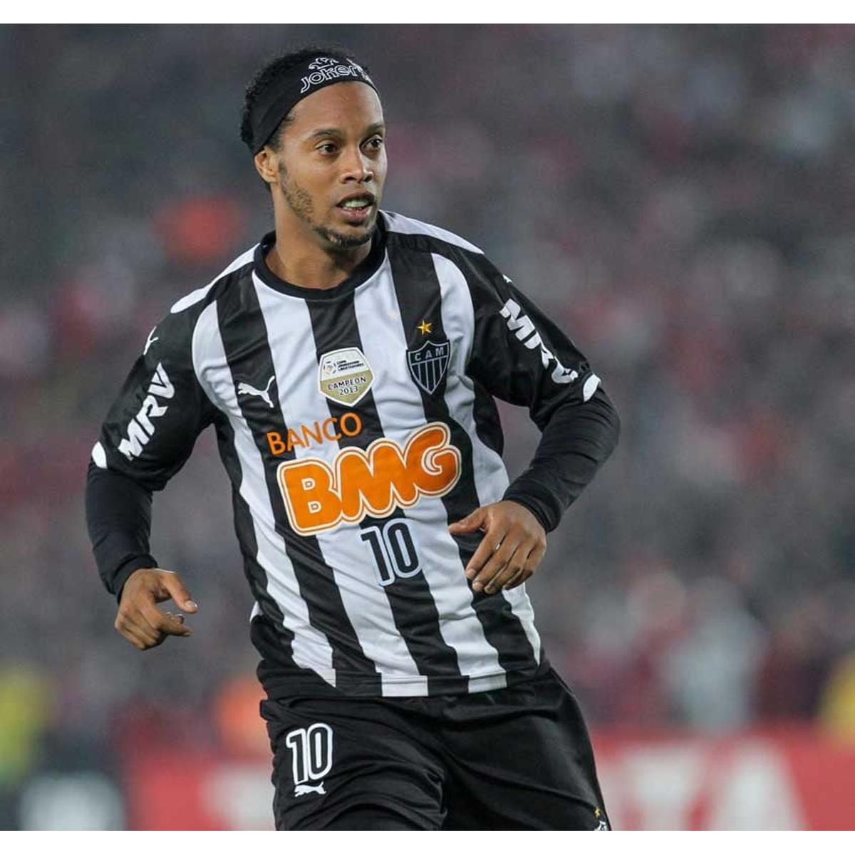Atlético-MG faz acordo para pagamento de dívida com Ronaldinho