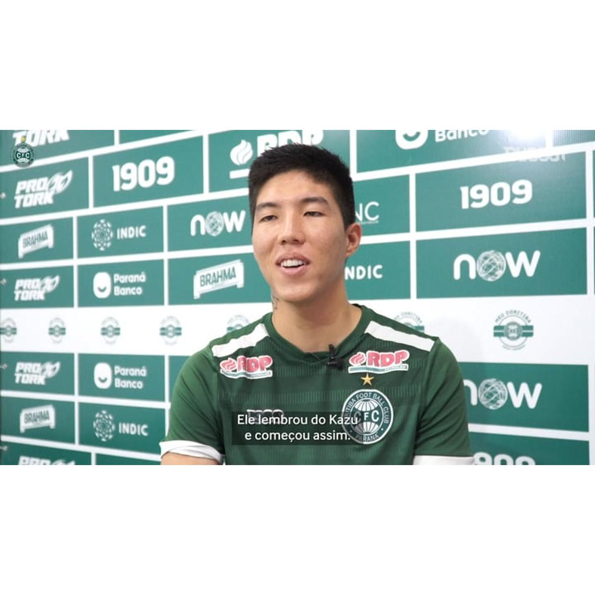 VÍDEO: Lateral Kazu fala sobre relação com o Japão e origem do apelido