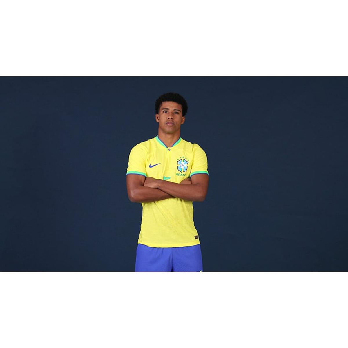 Andrey Santos está no Brasil e aguarda desfecho de acordo com o