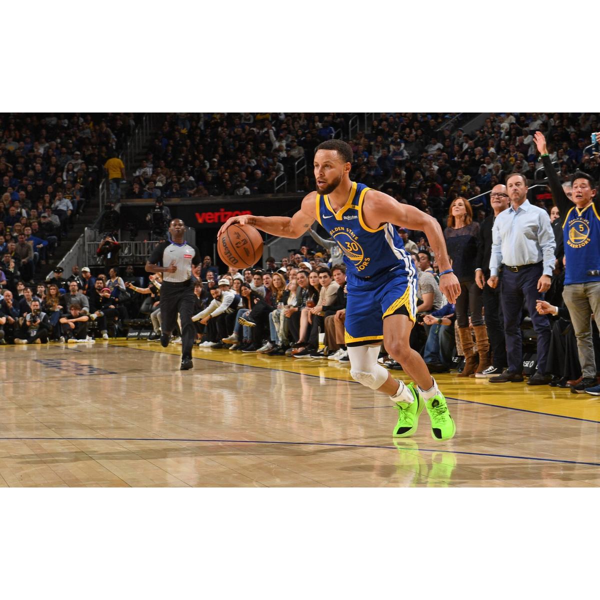 Curry realiza cesta absurda em vitória do Warriors; veja