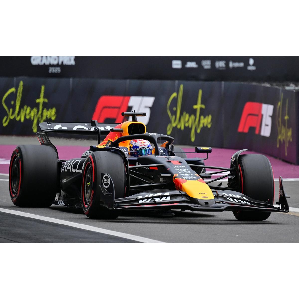 Verstappen supera McLaren e conquista pole no GP da Inglaterra