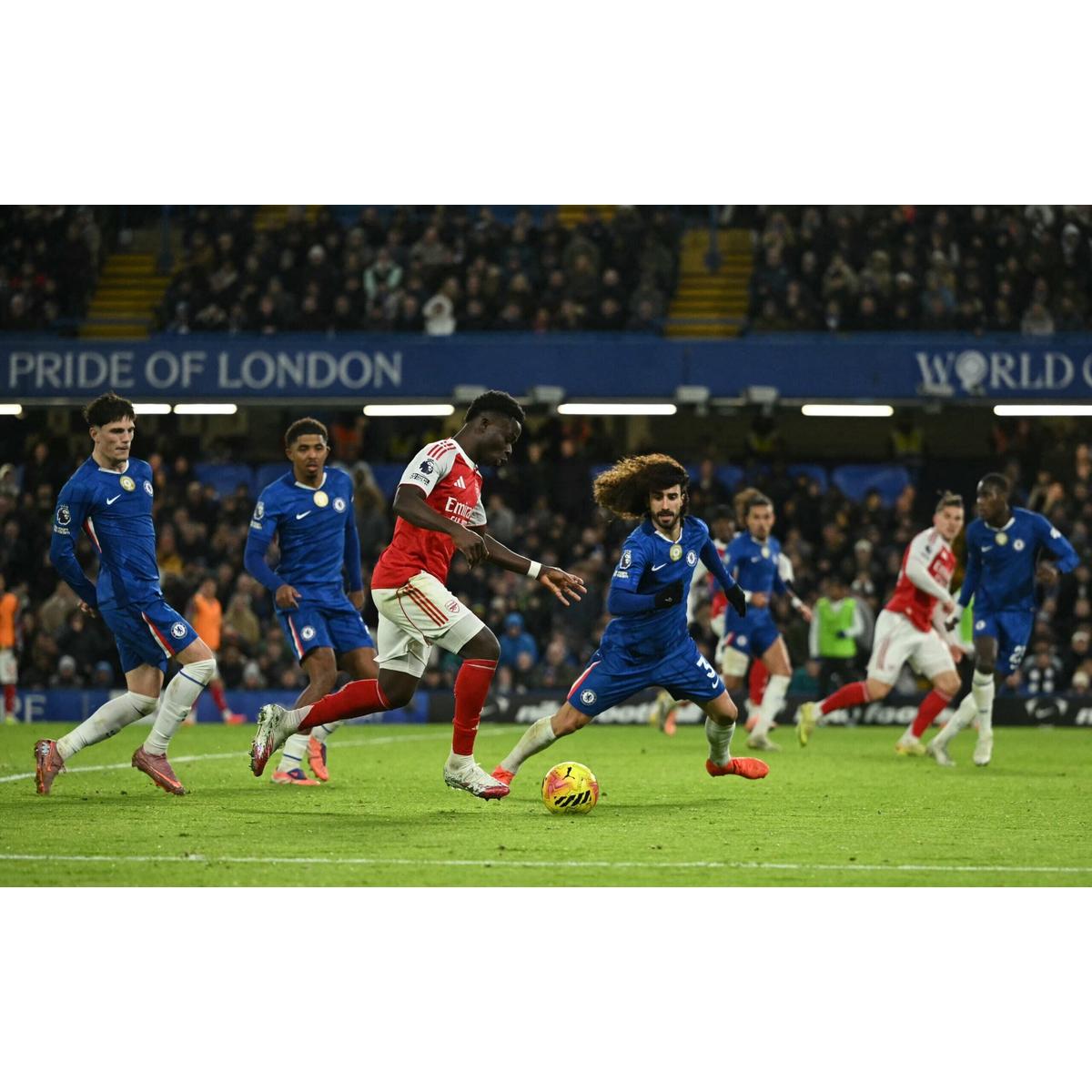 Com brasileiros titulares, veja escalações para Chelsea e Arsenal