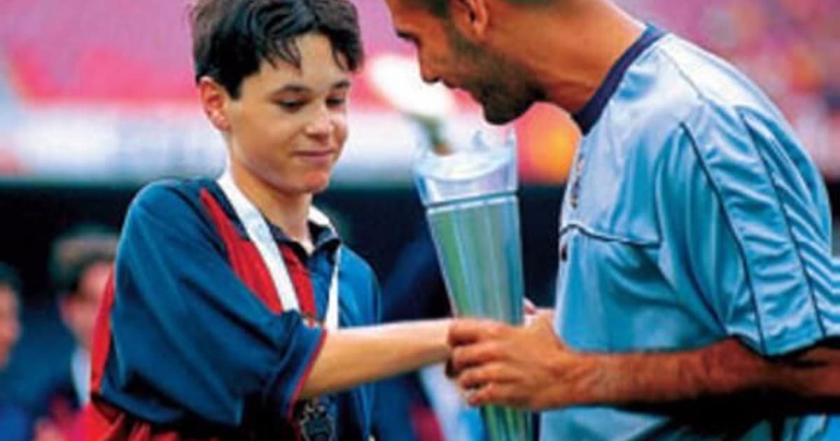 Objeto Iniesta Filosofia, identidade e títulos: Iniesta deixa Barça com legado que vai ...