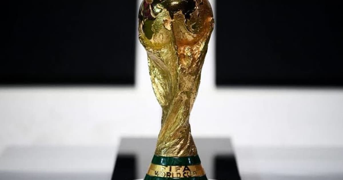 Quem pode encostar na taça da Copa do Mundo? Entenda a regra da Fifa