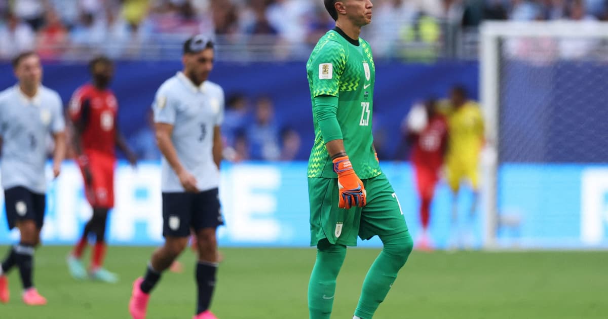 Muslera pede perdão por falhas e desabafa: 'Nunca sofri tanto'
