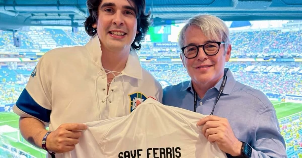 Empresário ligado a SAF do São Paulo presenteia astro de Hollywood com camisa