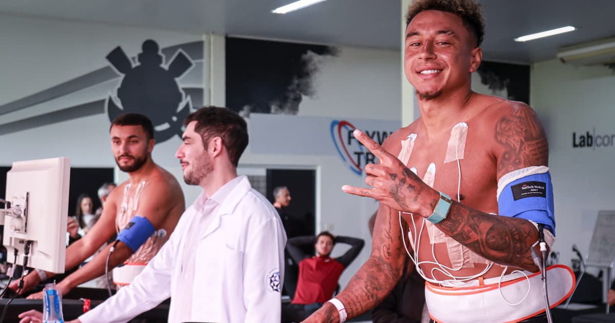 Com Lingard, elenco do Corinthians realiza exames preventivos no CT