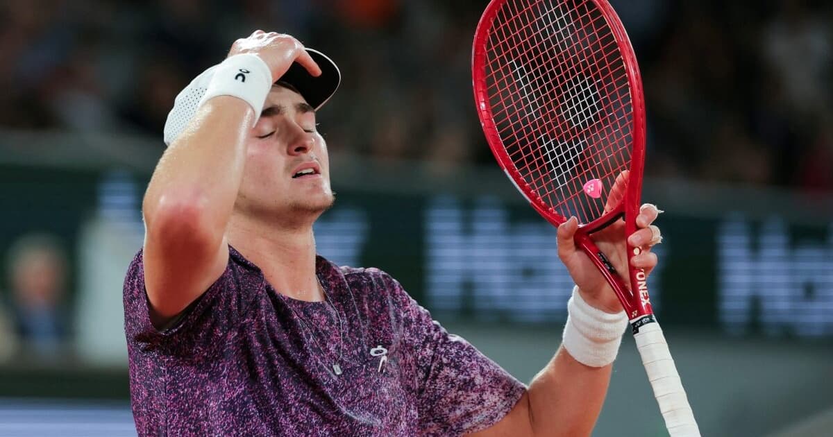 João Fonseca cai no ranking da ATP, mas segue no top 30