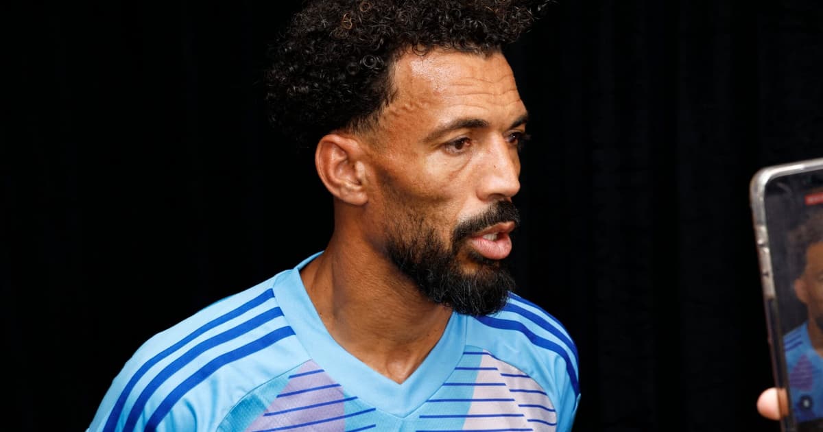 Vozinha 'abandona' Colo-Colo e pode fechar com novo clube