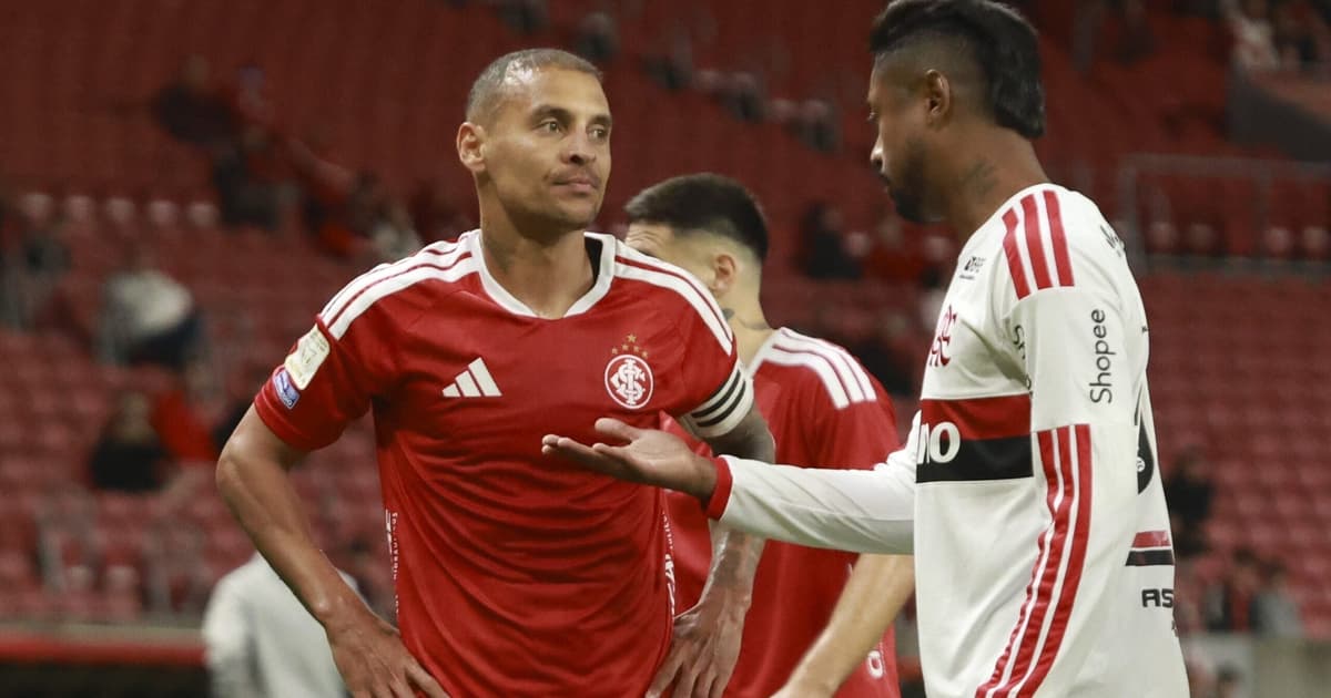 Possível falta no gol do Flamengo contra o Inter vira assunto: 'Claríssima'