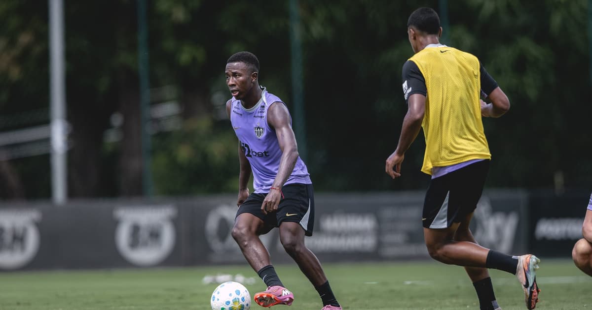 Domínguez ganha três 'reforços' no Atlético para semana final de intertemporada
