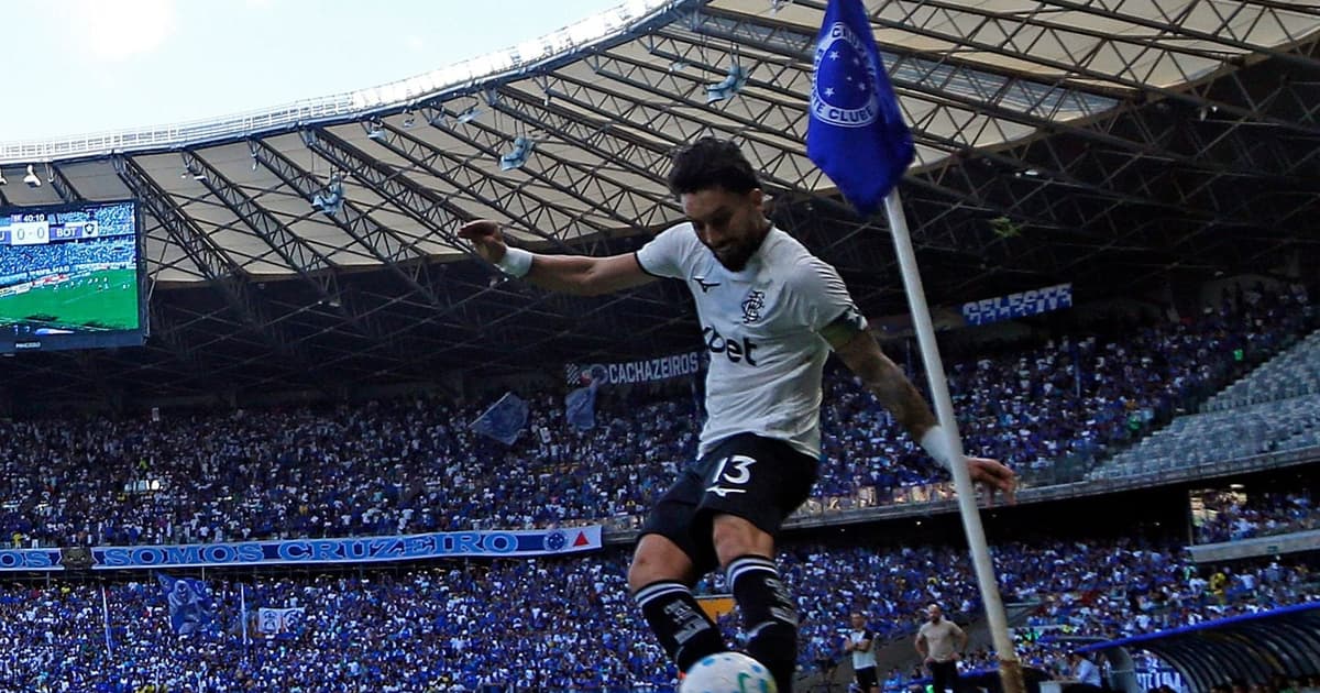 Alex Telles celebra 100º jogo pelo Botafogo e elogia grupo após vitória
