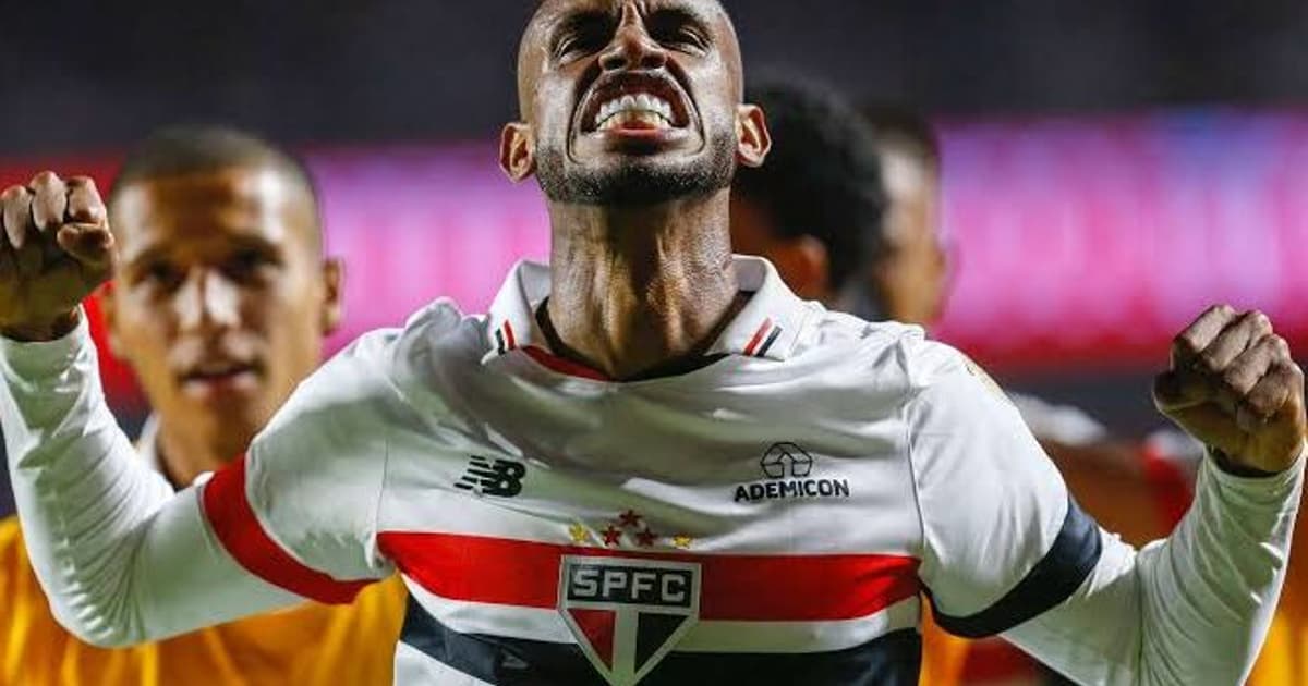 André Silva quer permanecer no São Paulo e descarta saída nesta janela
