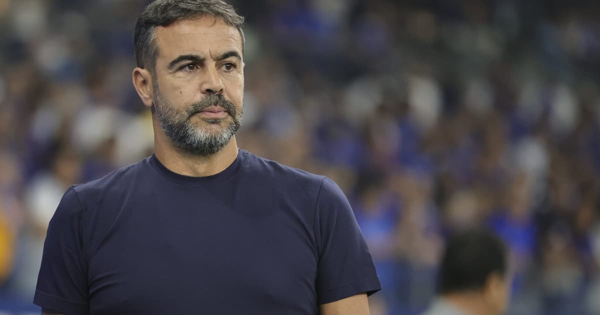 Torcida do Cruzeiro manda recado a Artur Jorge após derrota para o Botafogo