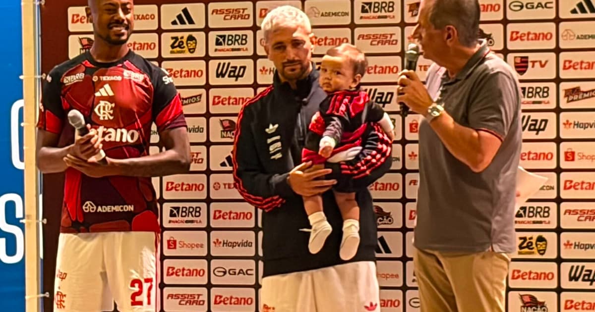 Flamengo anuncia homenagem com busto para Arrascaeta
