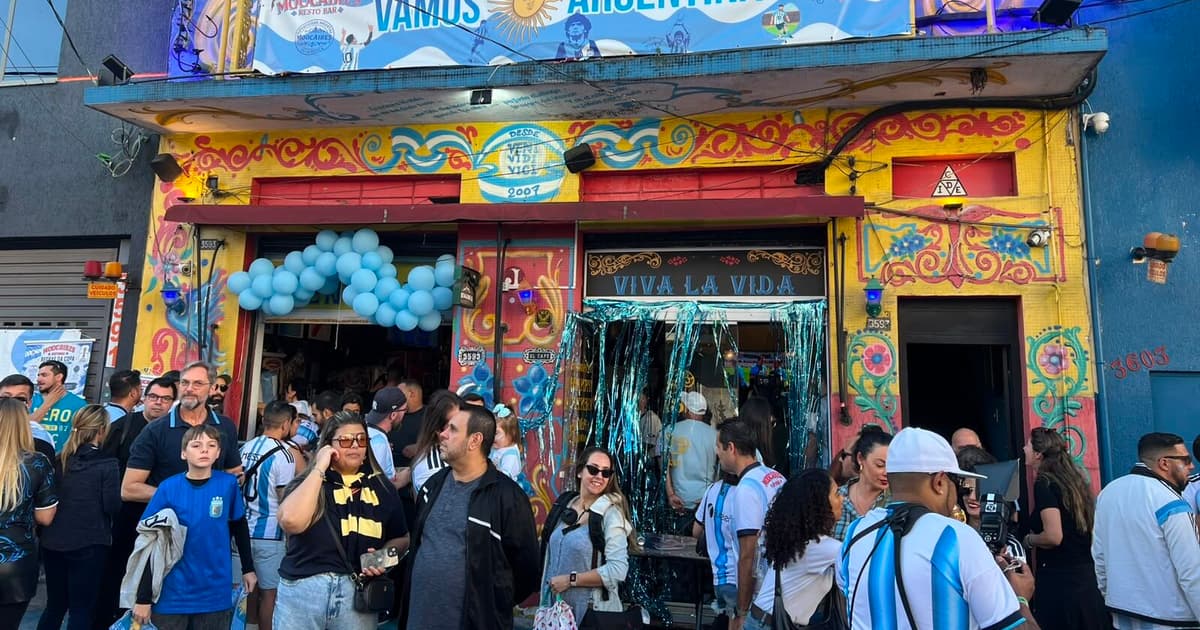 Nem só de argentinos vive a torcida da Argentina; bar reúne brasileiros na final da Copa