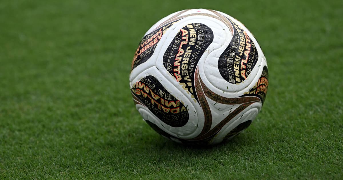 Fifa vai vender pedaços do gramado da final da Copa; veja preço e como comprar