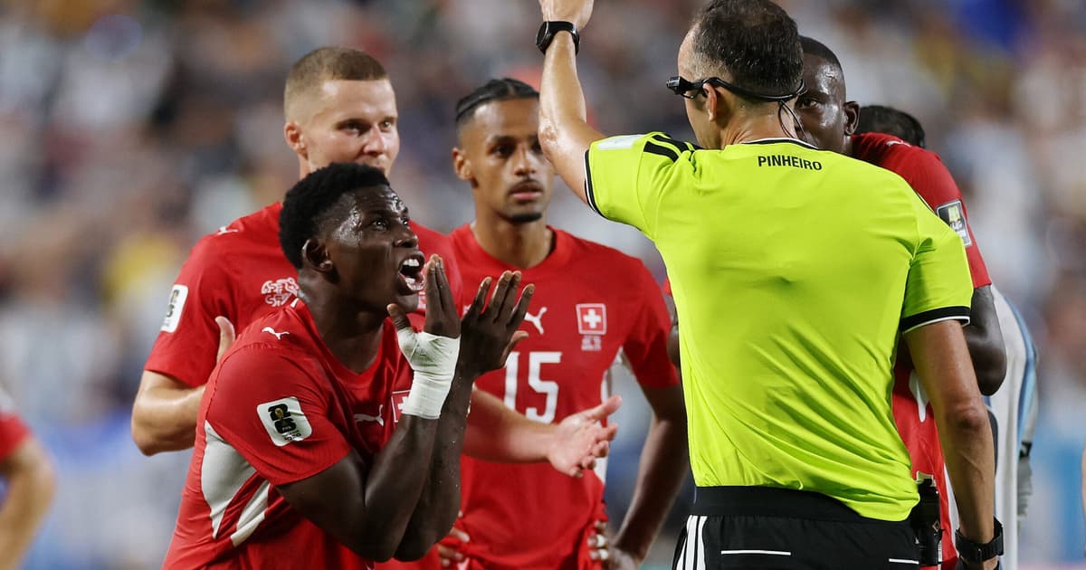 Quem é Breel Embolo, destaque da Suíça, expulso por simulação contra a Argentina?