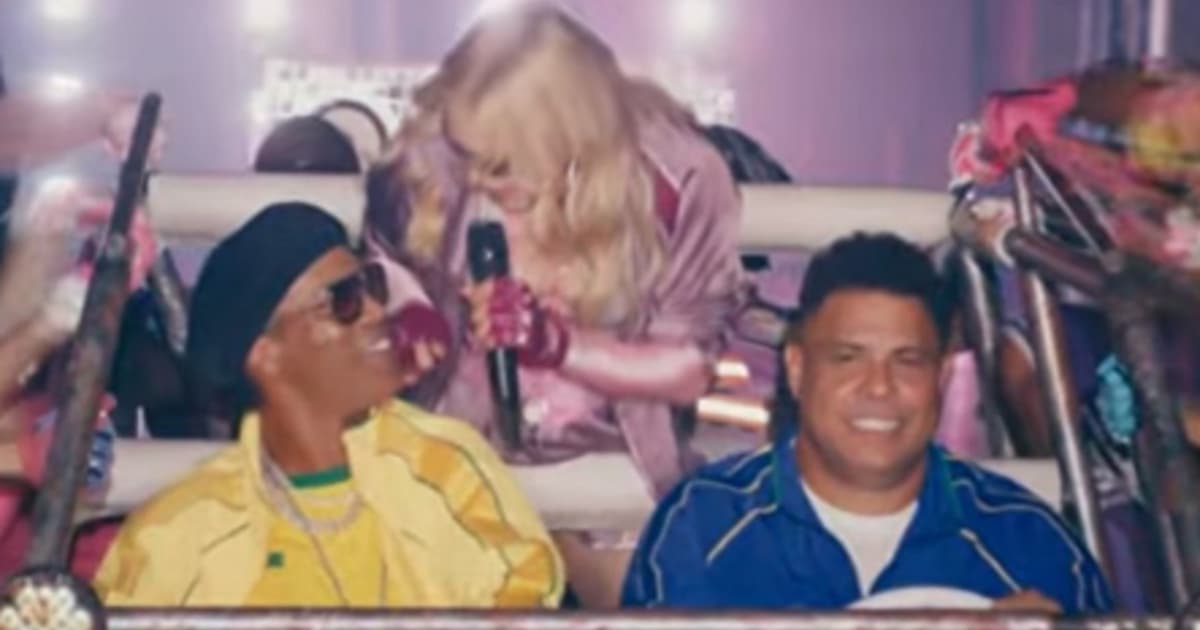 Ronaldo e Ronaldinho Gaúcho participam de show de Madonna no intervalo