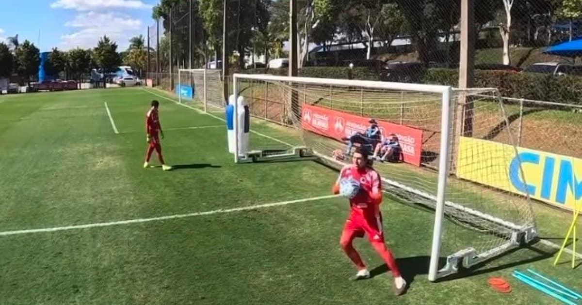 Cássio surpreende e pode voltar ao Cruzeiro em agosto após evolução na recuperação de lesão séria