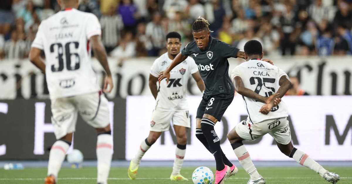 Danilo, do Botafogo, fecha primeiro turno do Brasileirão como destaque