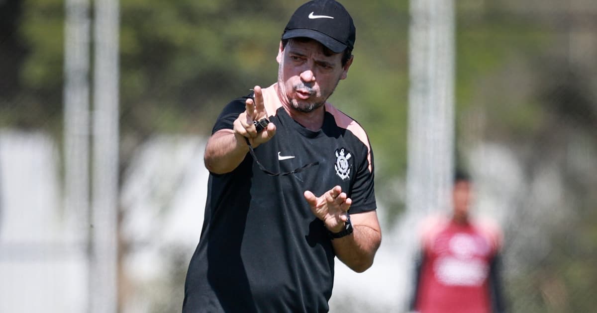 De olho no Cascavel, Diniz comanda treino tático no Corinthians