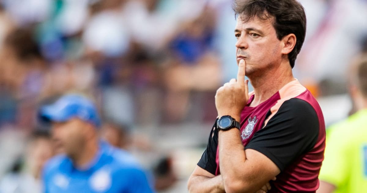 Após empate, torcedores do Corinthians mandam recado a Diniz: 'Errou tudo'