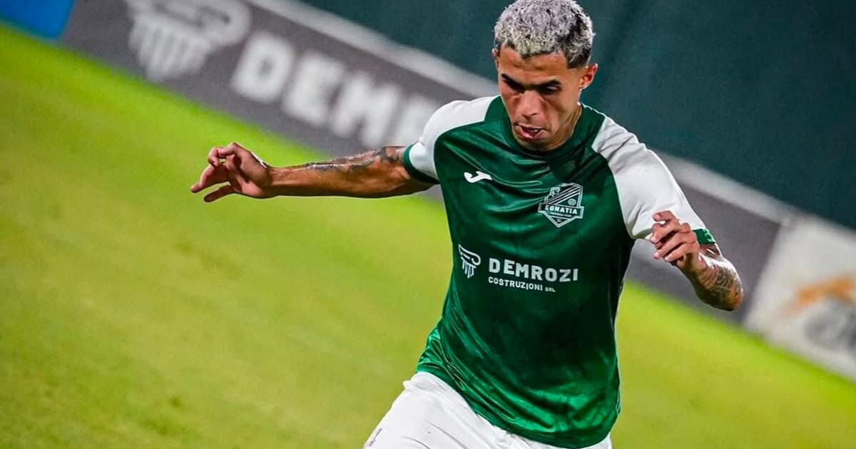 Ex-Santos dá três assistências e comanda classificação de clube na Champions League