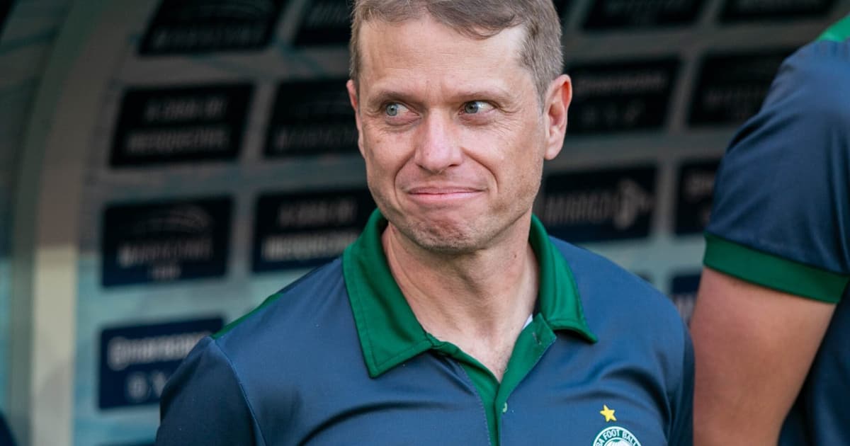 Fernando Seabra fica no Coritiba, e Vasco segue sem técnico