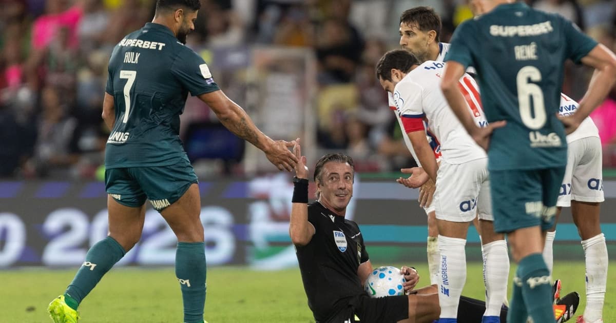 Cena de Hulk e Raphael Claus em Fluminense x Bahia impressiona: 'Atropelou'