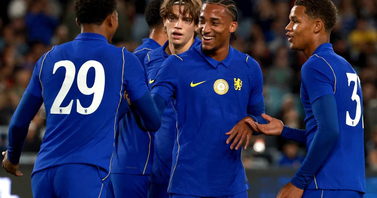 Atuação de João Pedro pelo Chelsea gera recados a Carlo Ancelotti: 'Absurdo'