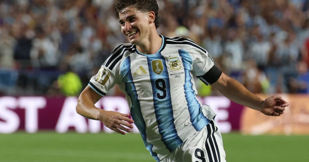 Julián Álvarez vira prioridade do Arsenal, mas valor pedido trava acordo