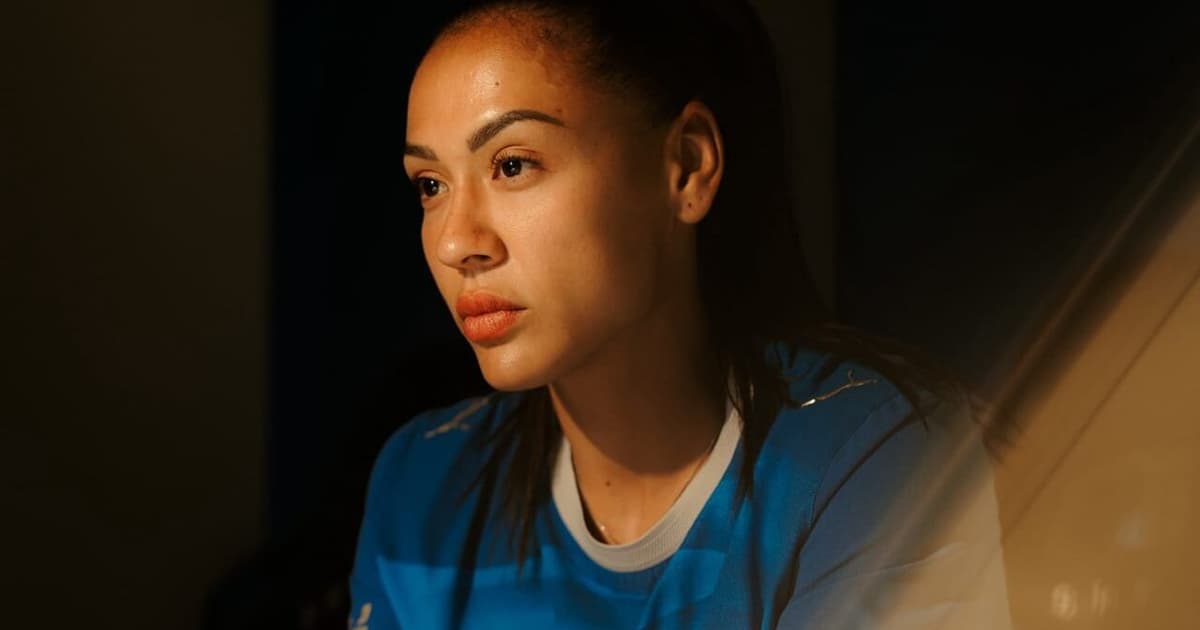 Kathellen é anunciada pelo Al-Hilal e assina contrato de dois anos com clube saudita