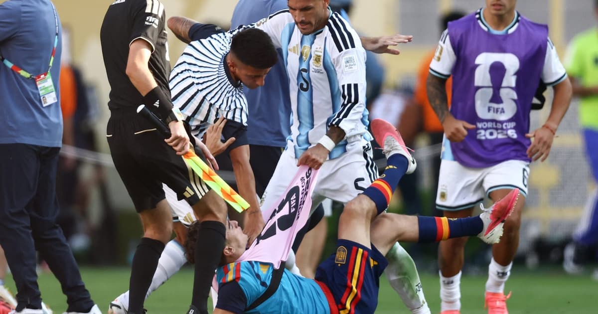 Fifa abre processo contra jogadores e federação da Argentina por polêmicas na Copa
